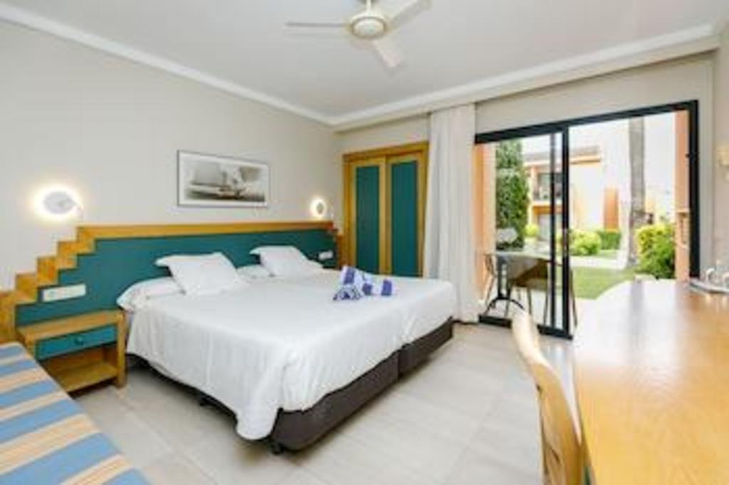 Room, Double Bed