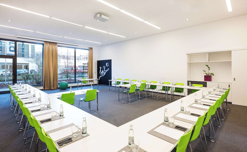Lindner Hotel Frankfurt Sportpark Part of Jdv by Hyatt 62/68