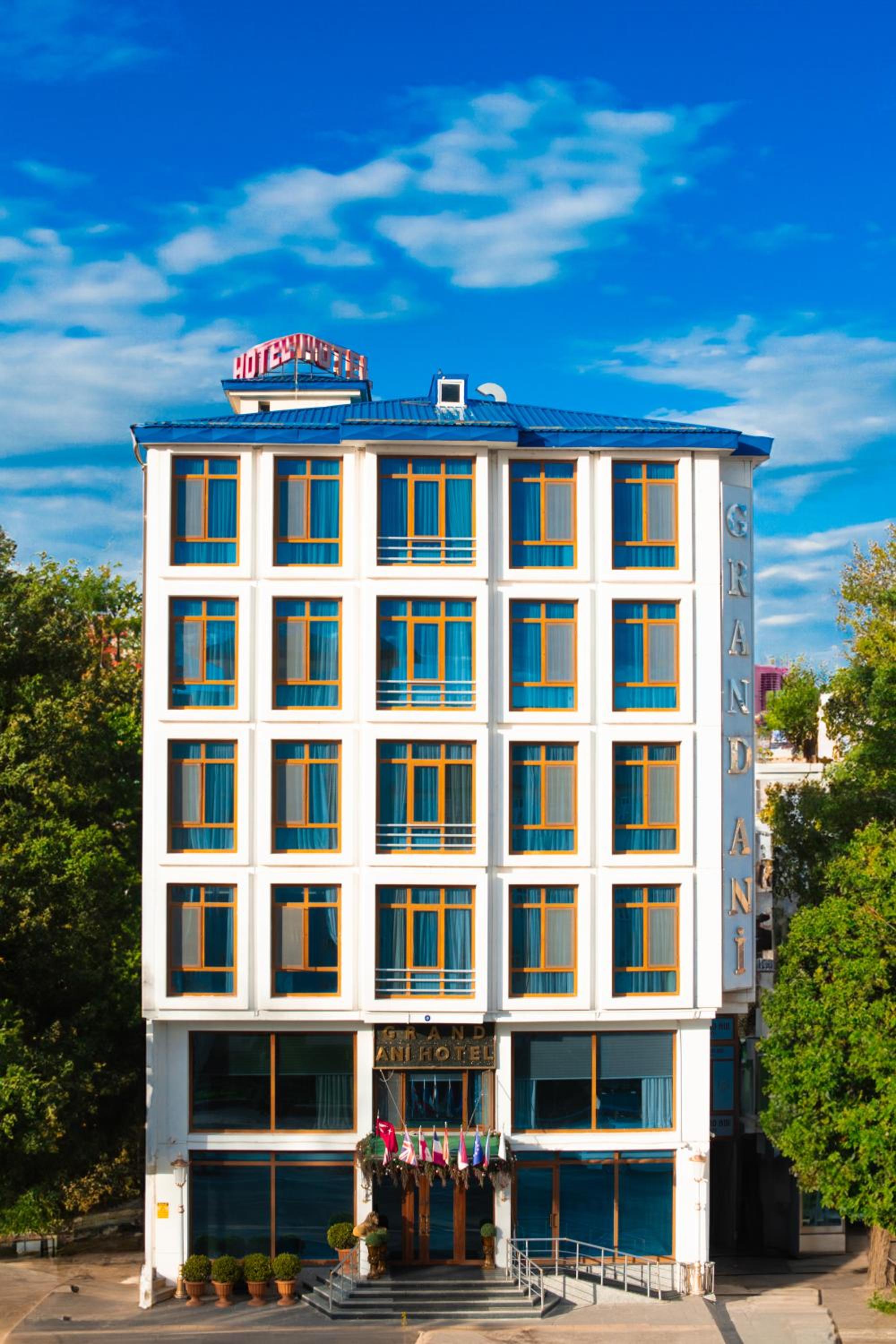 Grand Ani Hotel 2/43