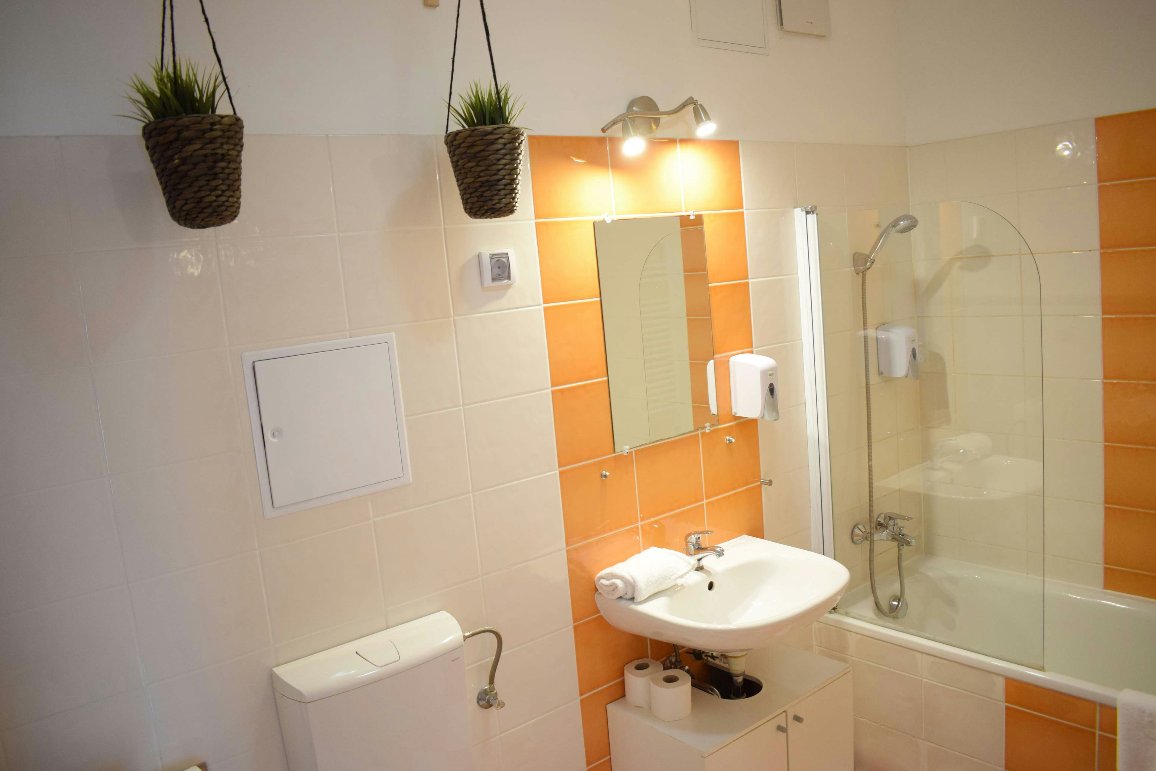 CORVIN CENTER SUITES 81/87