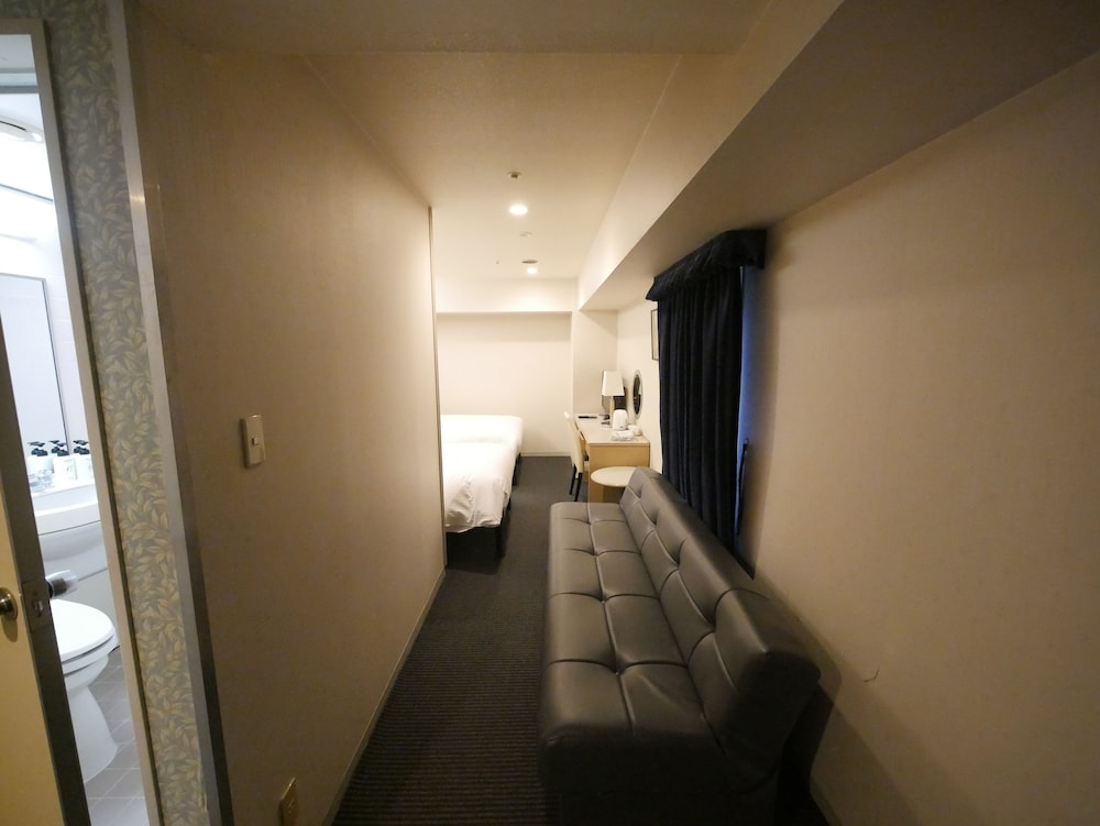 Shin Yokohama Kokusai Hotel 34/38
