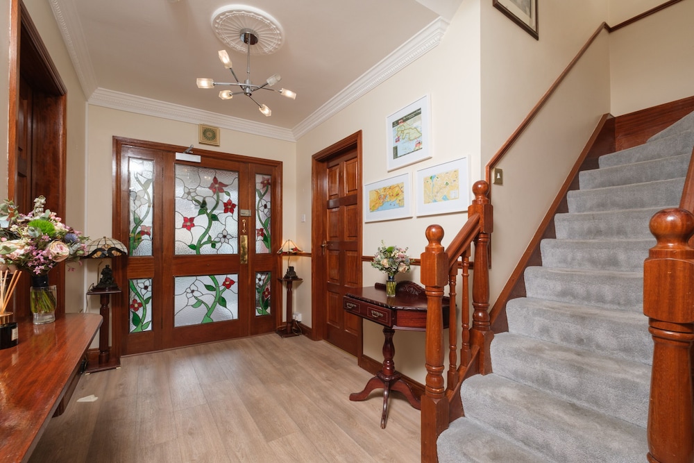 Four Seasons B&B 4/40