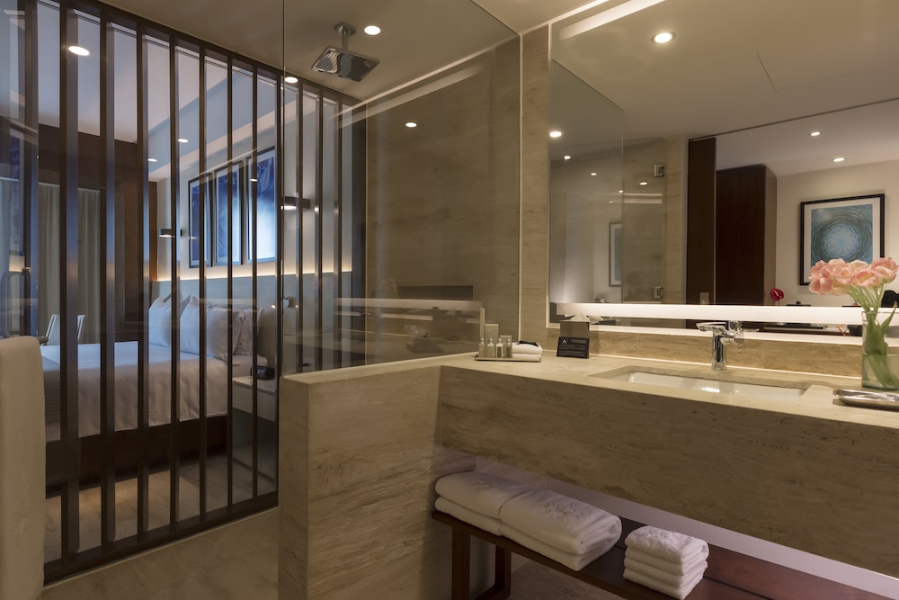 Altitude By Krystal Grand Punta Cancun All Inclusive 12/75