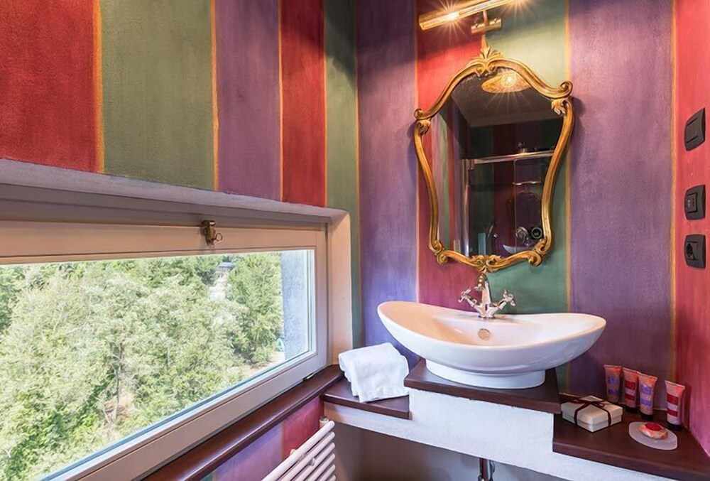 Castello Di Pontebosio Luxury Resort 48/50