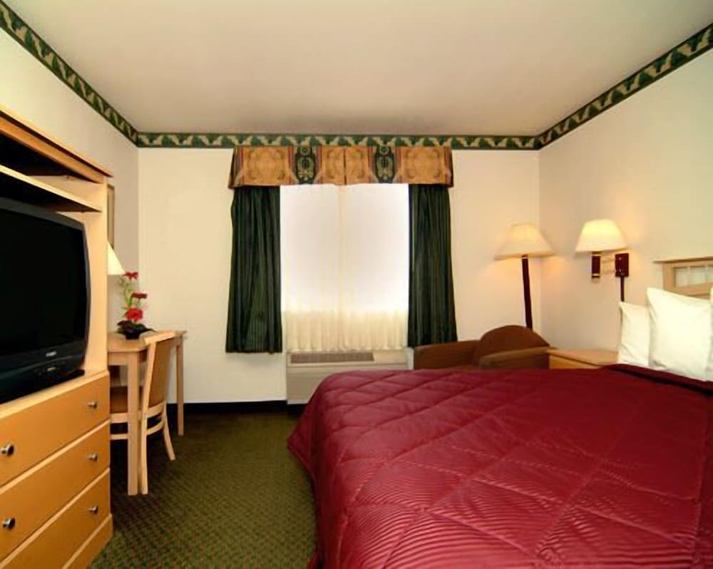 DELUXE, KING BED