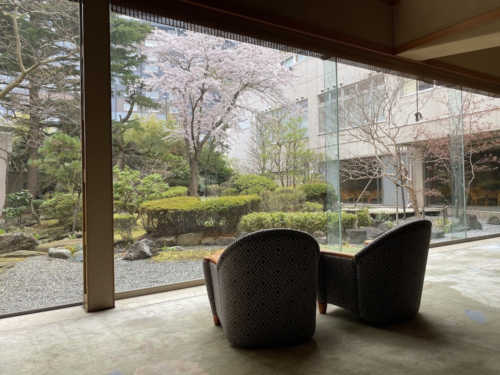 Hanabishi Hotel 37/70