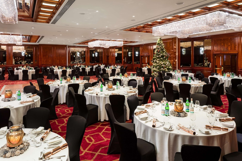 Radisson Blu Hotel, London Heathrow 43/55