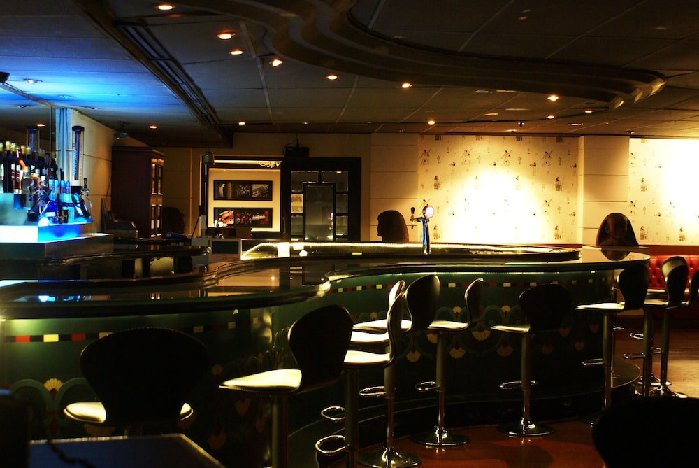 The Acacia Hotel 44/53