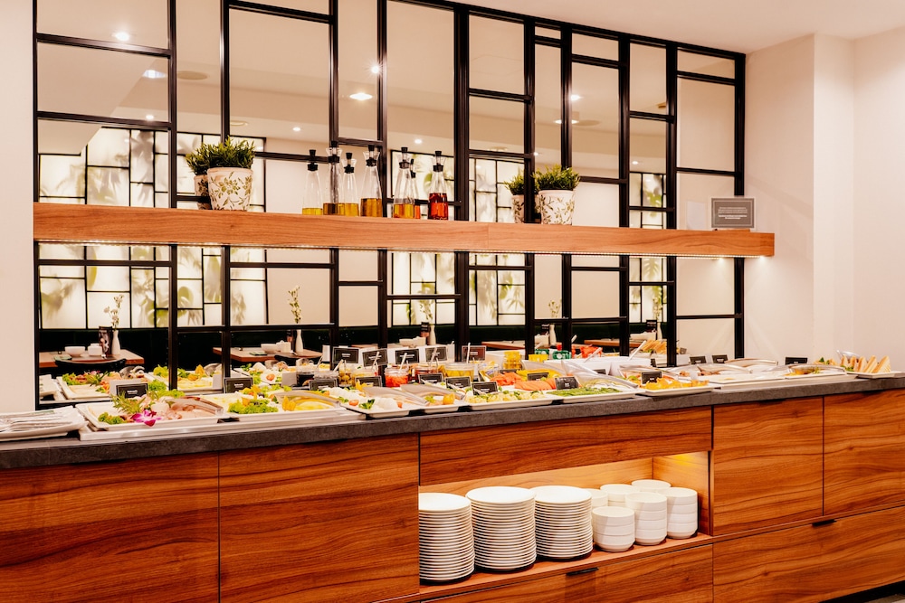 restaurant cafeteria