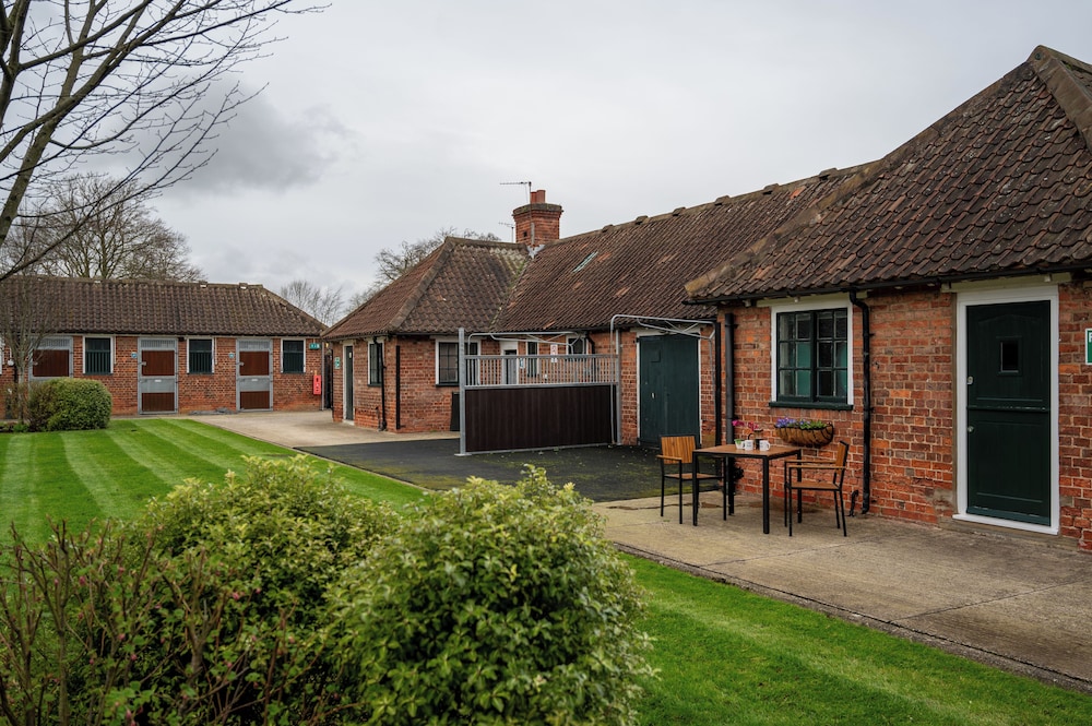 Stableside At York Racecourse 44/50