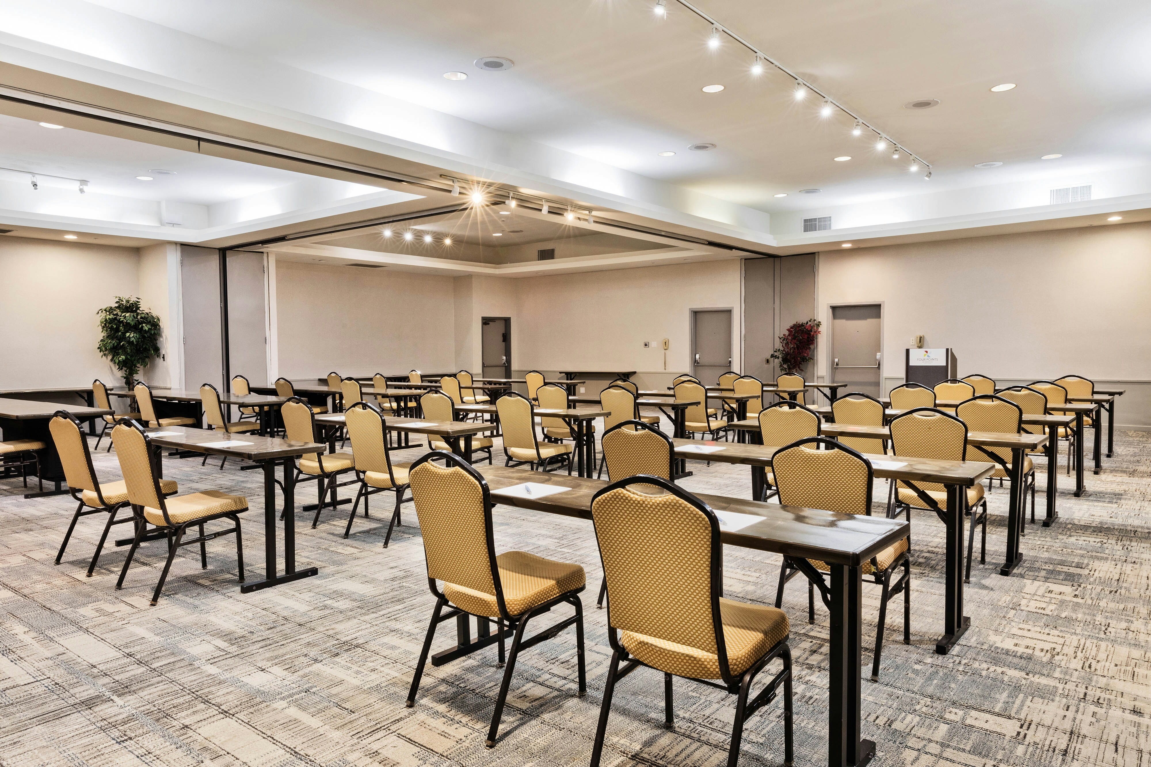 Four Points By Sheraton Ventura Harbor Resort 32/36