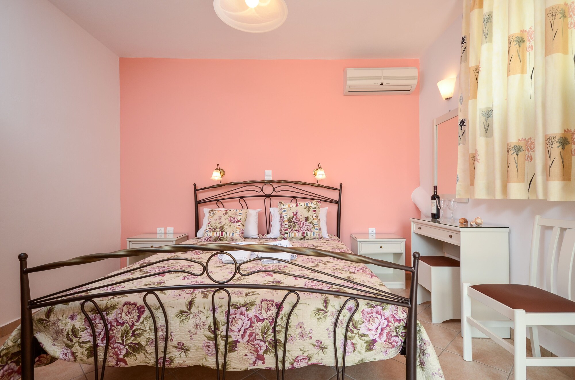 Semi Room, Economy, Studio, Basement, Double Bed