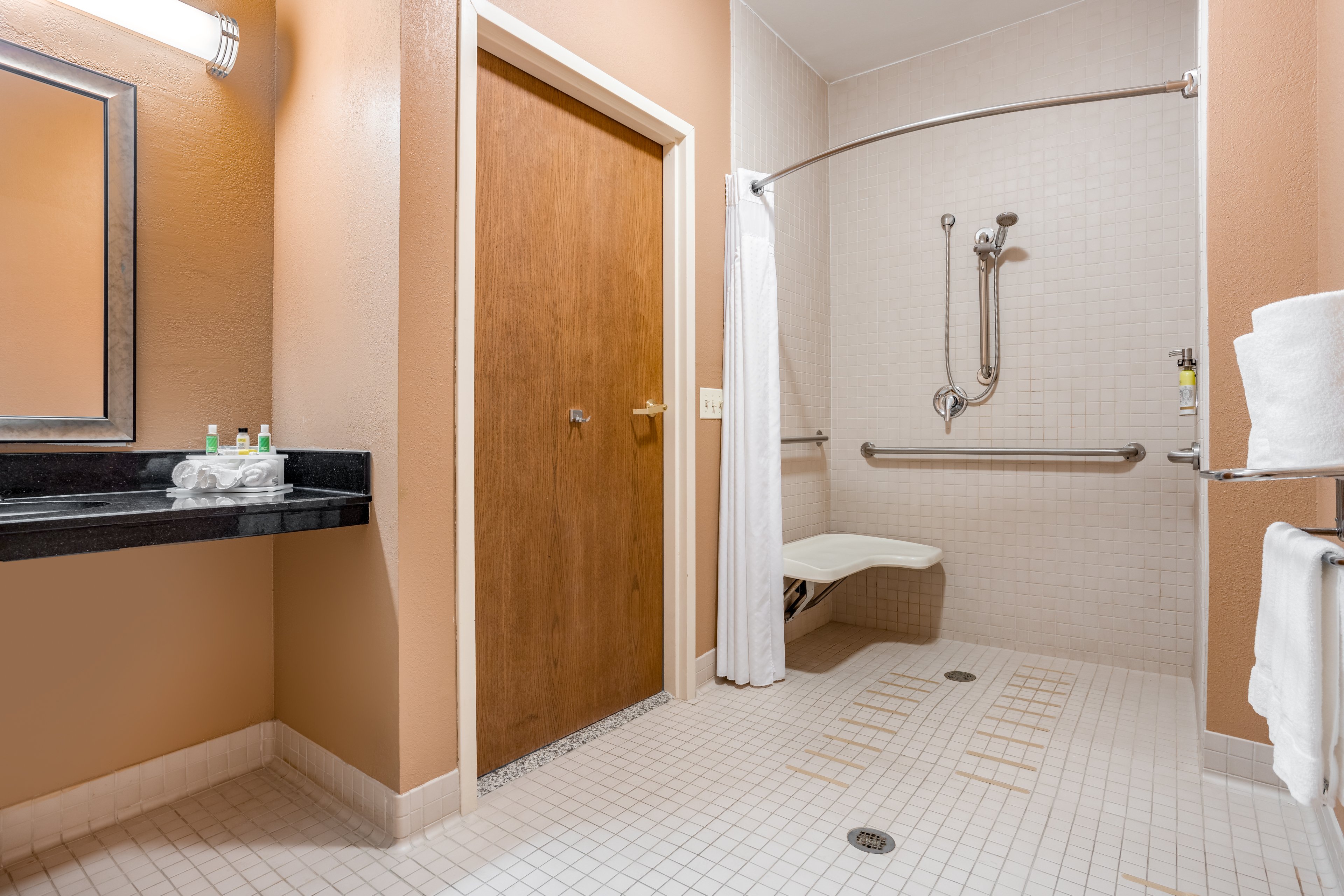Holiday Inn Express Hotel Suites Canton 62/62