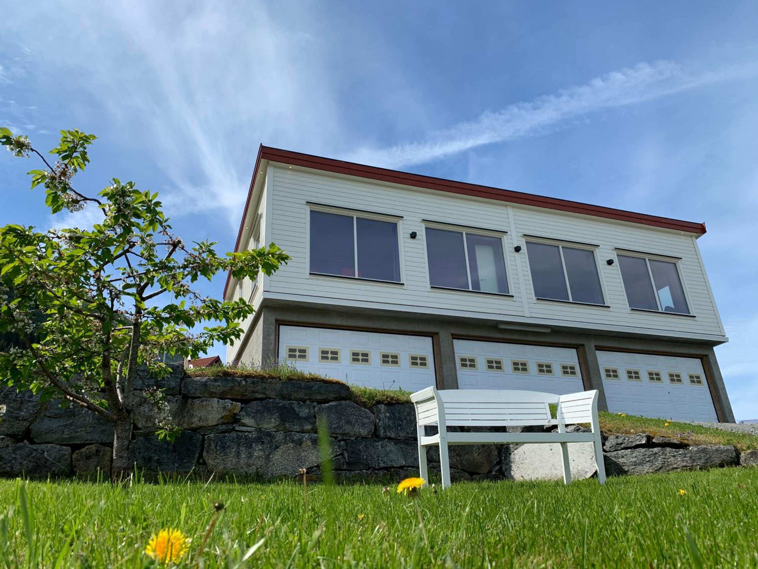 Olden Fjordhotel 4/50