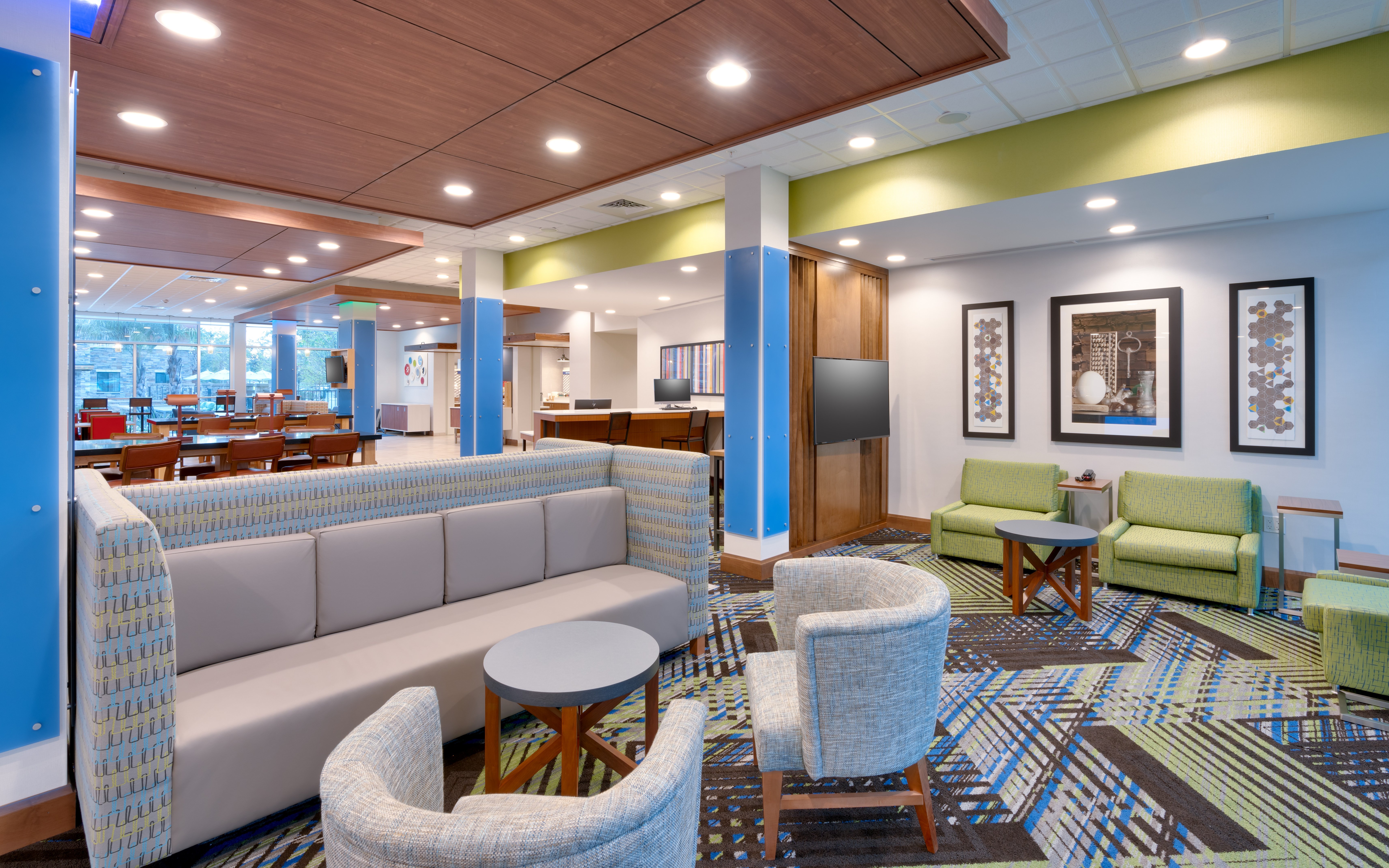 Holiday Inn Express Suites Gainesville I 75 53/68