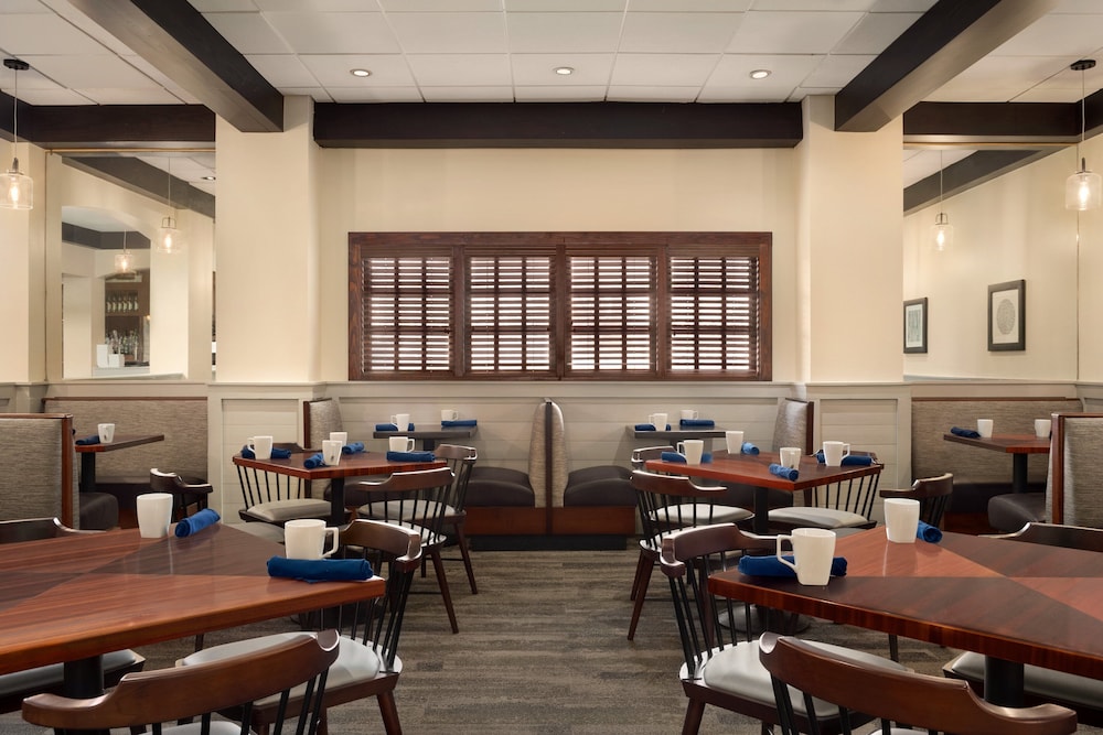 Holiday Inn Houston Intercontinental Airport 40/50