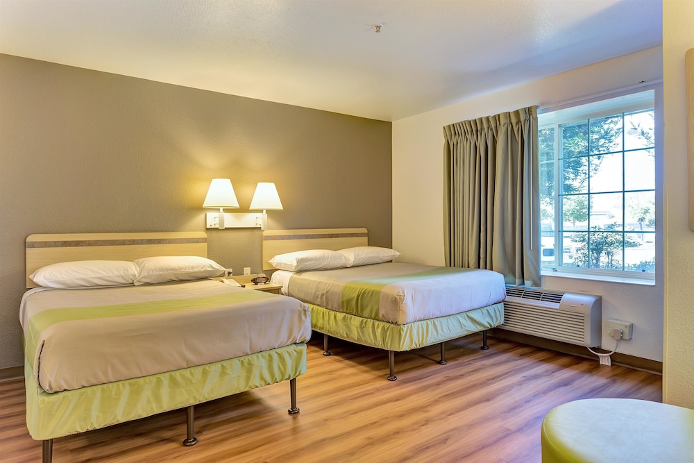 Motel6 Belmont, CA San Francisco Redwood City 51/61