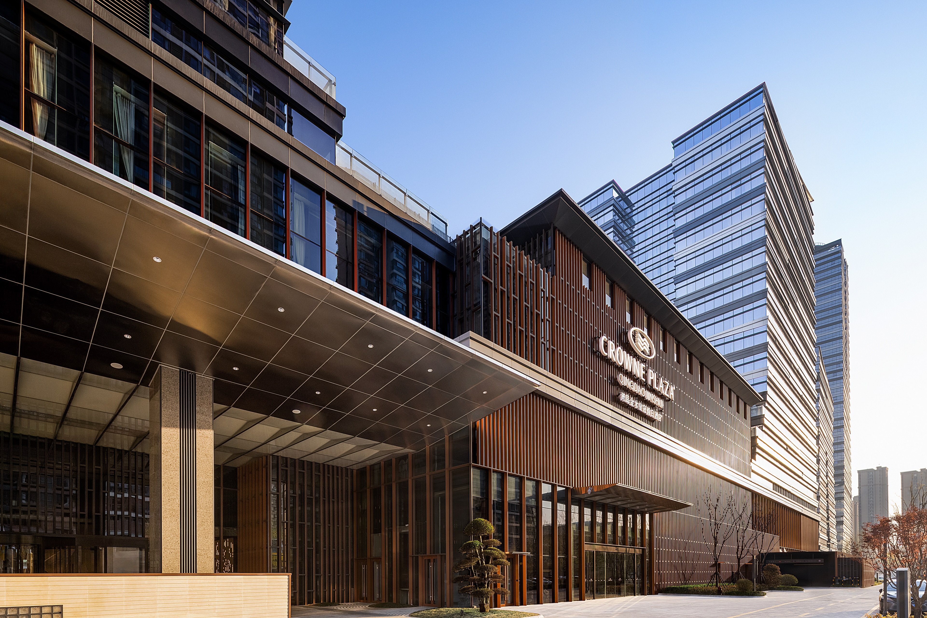Crowne Plaza Qingdao Jinshui 7/84