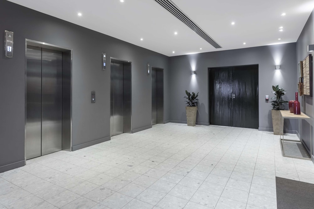Oaks Sydney Goldsbrough Suites 7/69