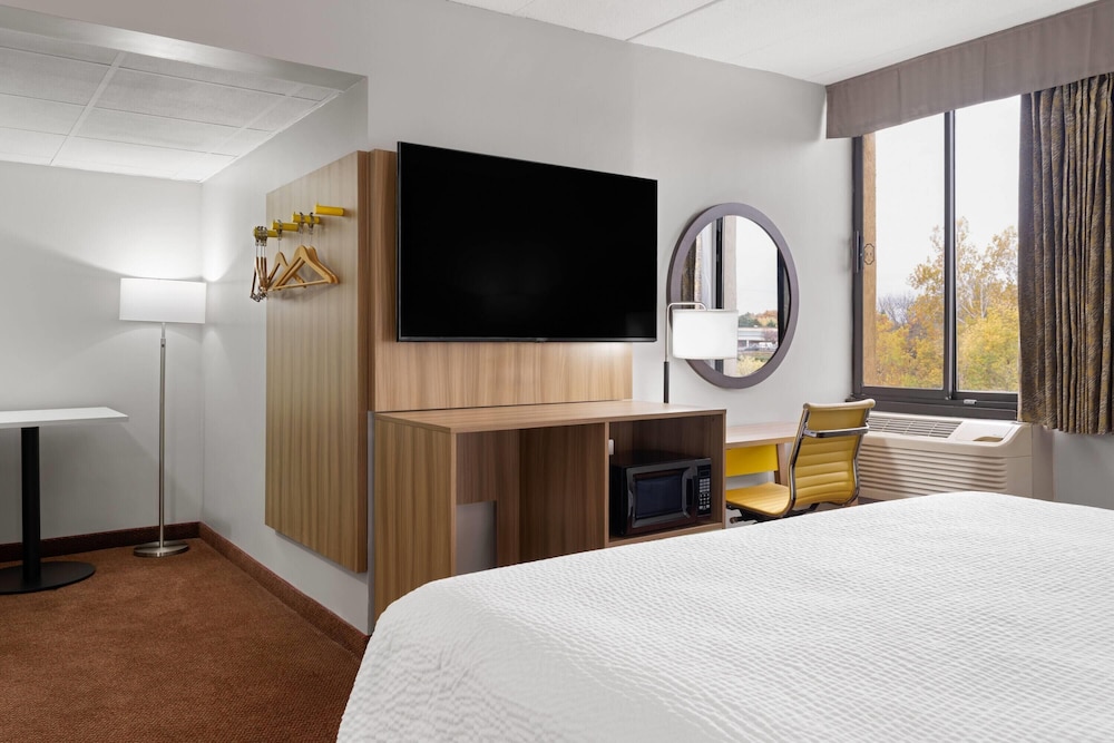 جناح استوديو بسرير كينج للمدخنين، Days Inn By Wyndham Hagerstown 3/10