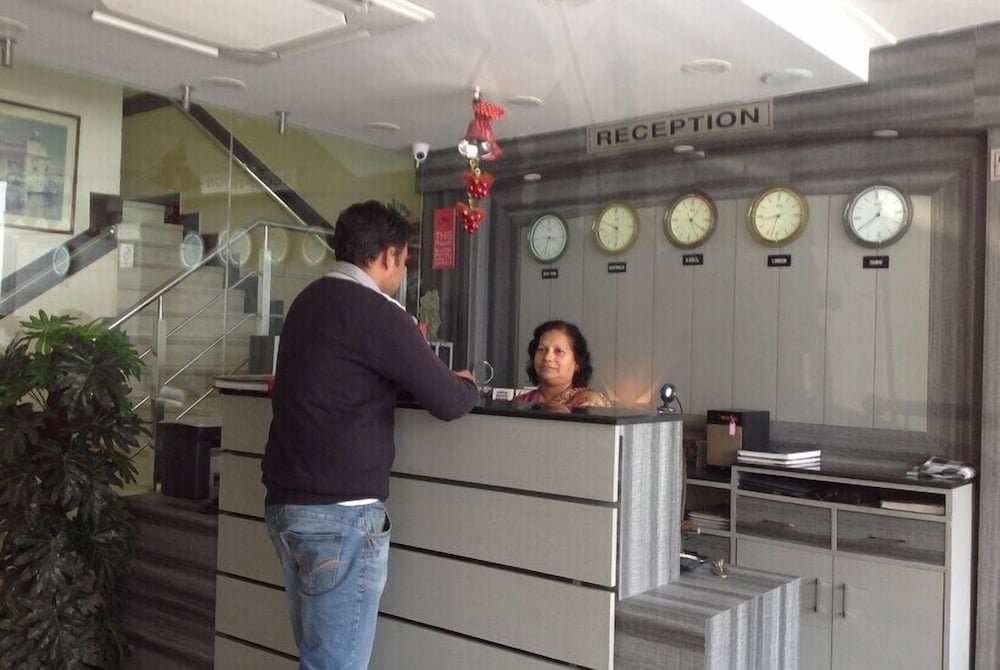 Amar Inn 5/57