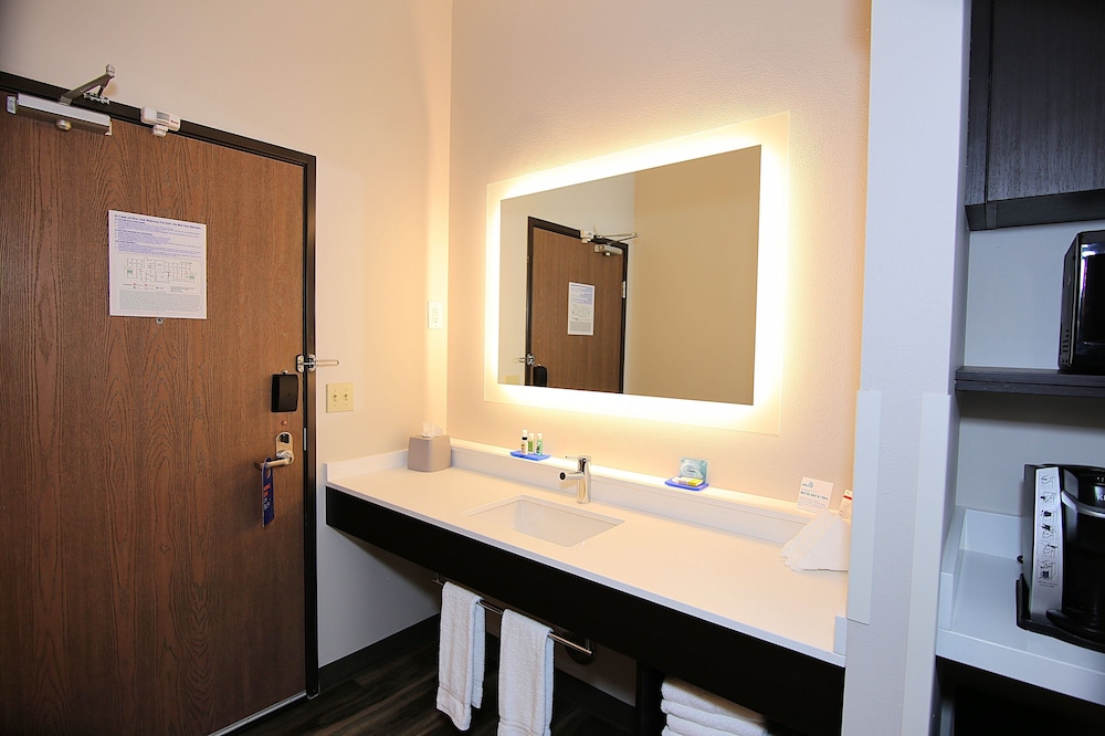 Holiday Inn Express Hotel And Suites Ashland 19/55