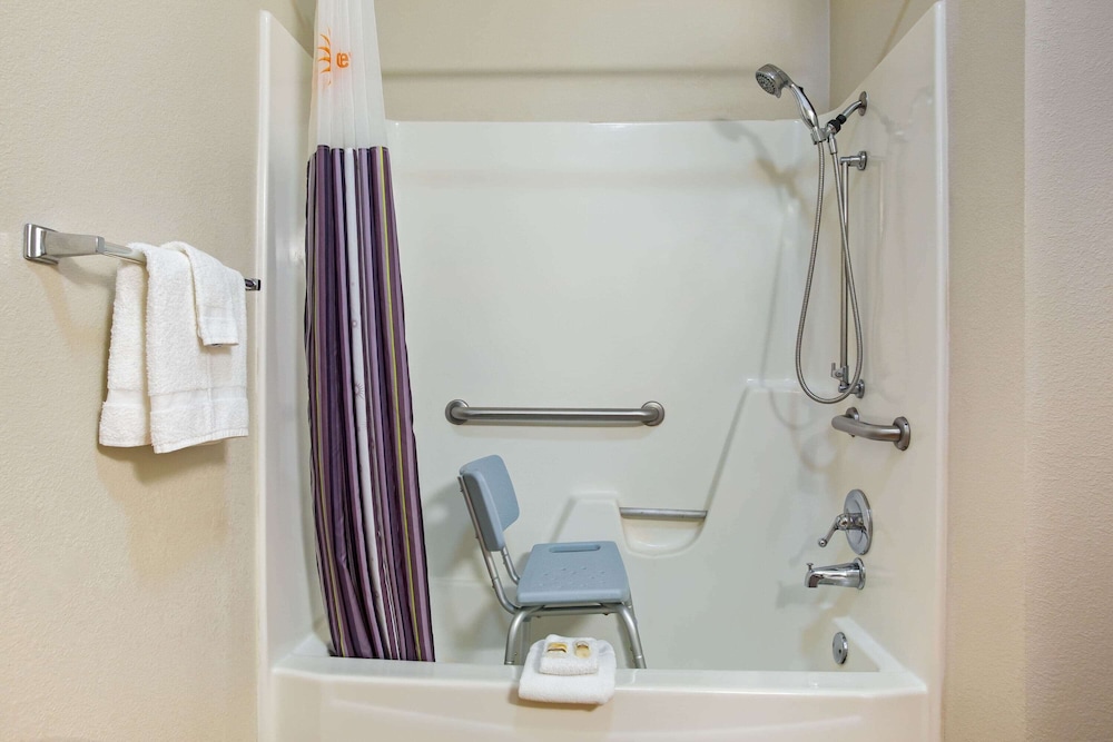 La Quinta Inn Suites Round Rock North 16/41