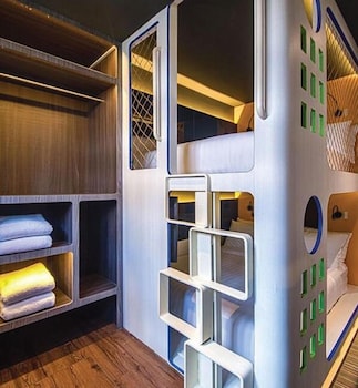 CUBE Family Boutique Capsule Hotel at Chinatown 43/66