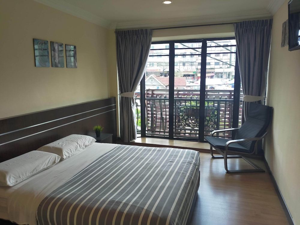 Hong Kong Hotel 34/70