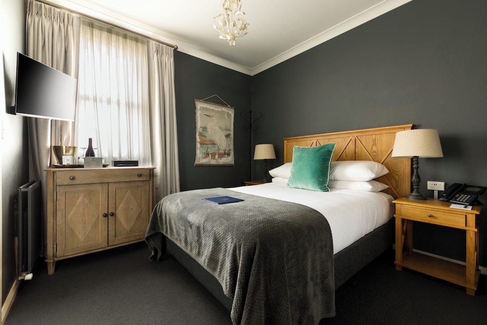 Petite, Double Bed