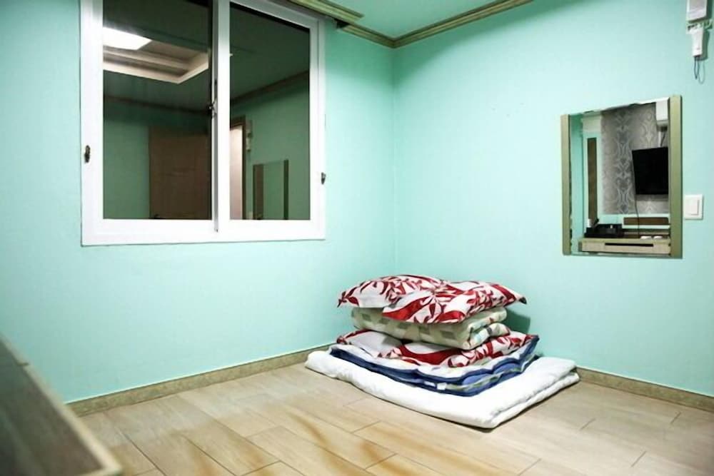 Moiri Guesthouse - Hostel 15/26
