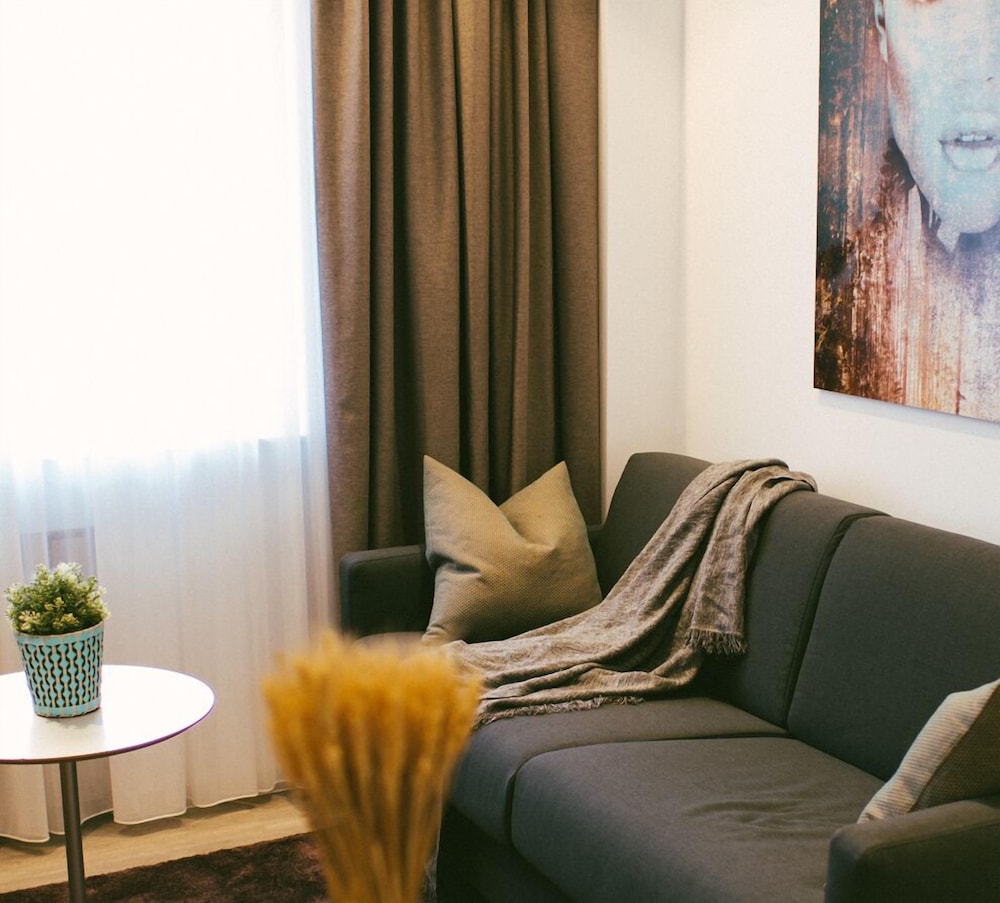 Hotel Am Triller 54/74