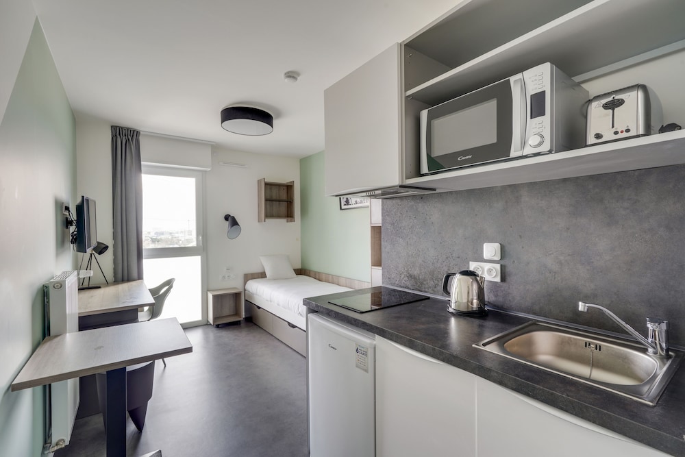 All Suites Appart Hotel Palaiseau - Massy TGV 22/41
