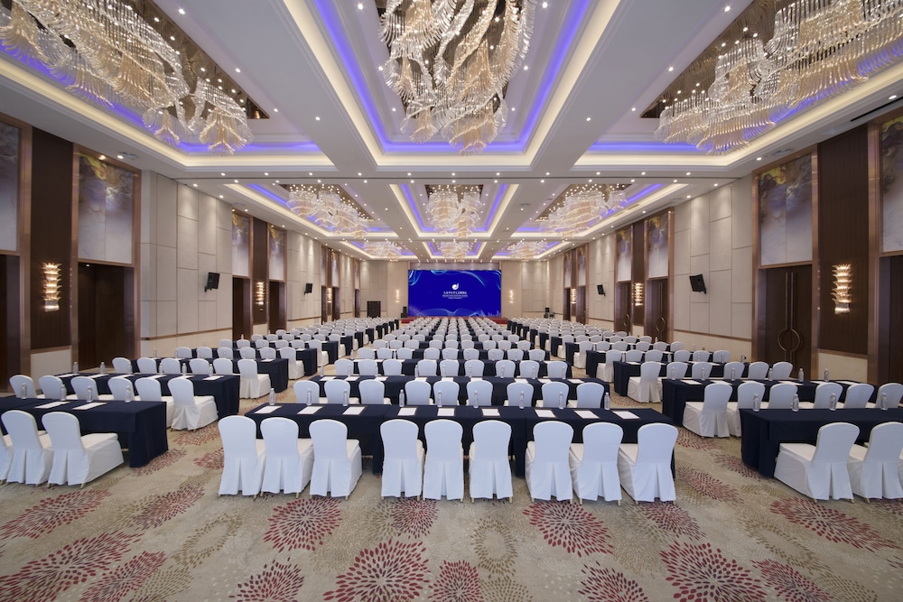 Huayou New Century Grand Hotel 42/50