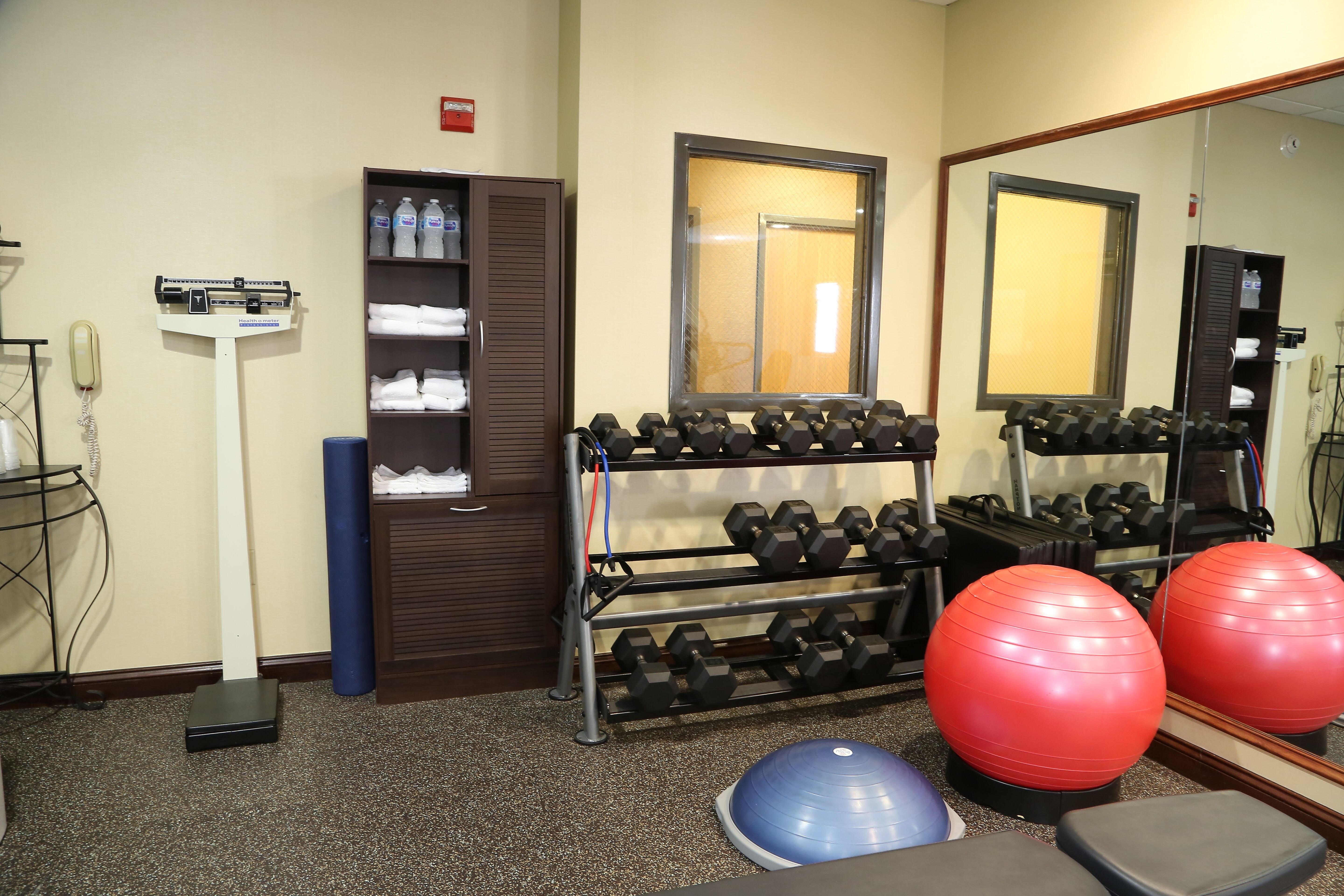 Holiday Inn Express Hotel And Suites Cleveland 29/35