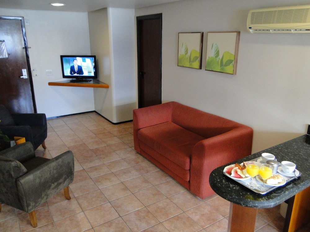 Plaza Praia Suites 55/75