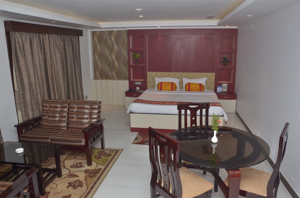 Airport City Hotel 28/35