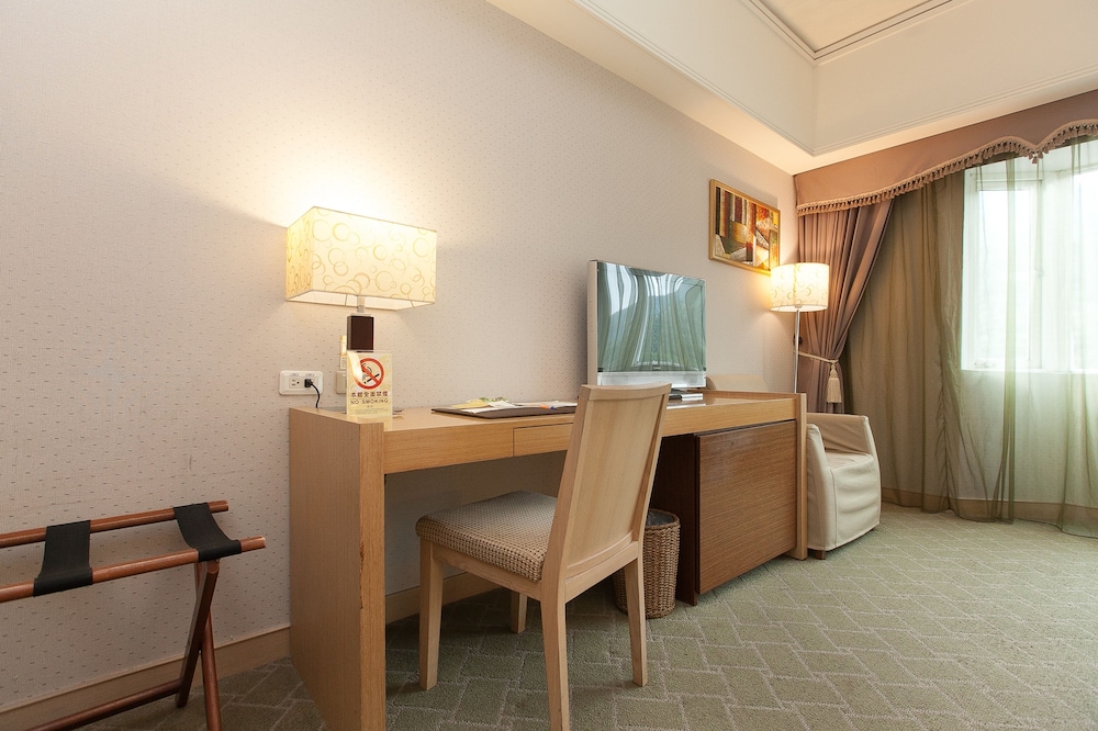 Hoya Hot Springs Resort & Spa 55/65