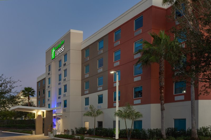 Holiday Inn Express Hotel Suites Fort Lauderdale Airport Cruise Port An Ihg Hotel 3/24
