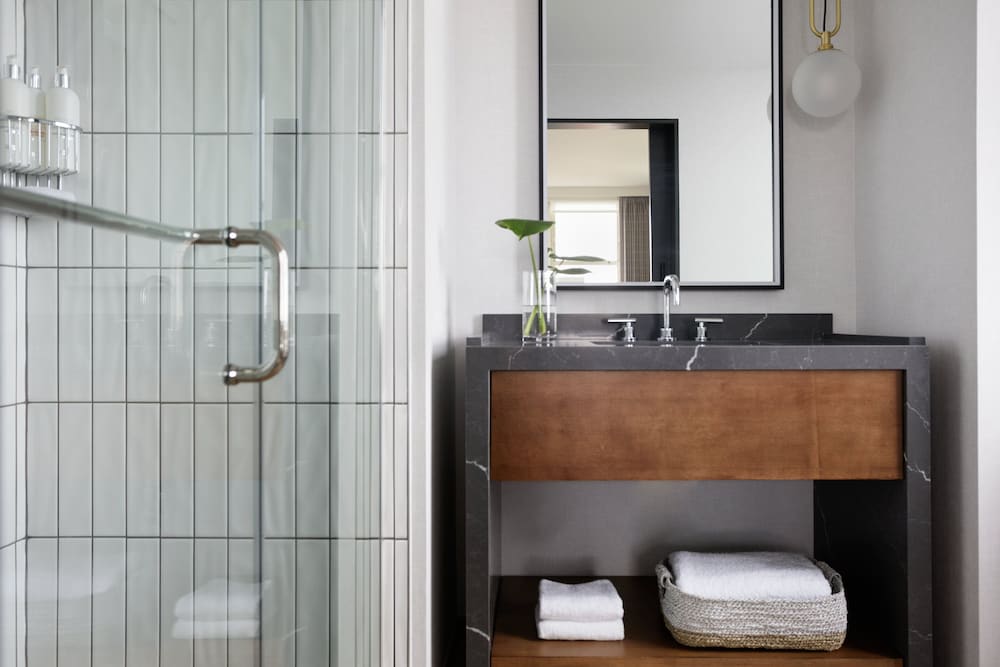 غرفة بريميوم بسريرين كوين بإطلالة على المدينة، Kimpton Harper Fort Worth 6/6