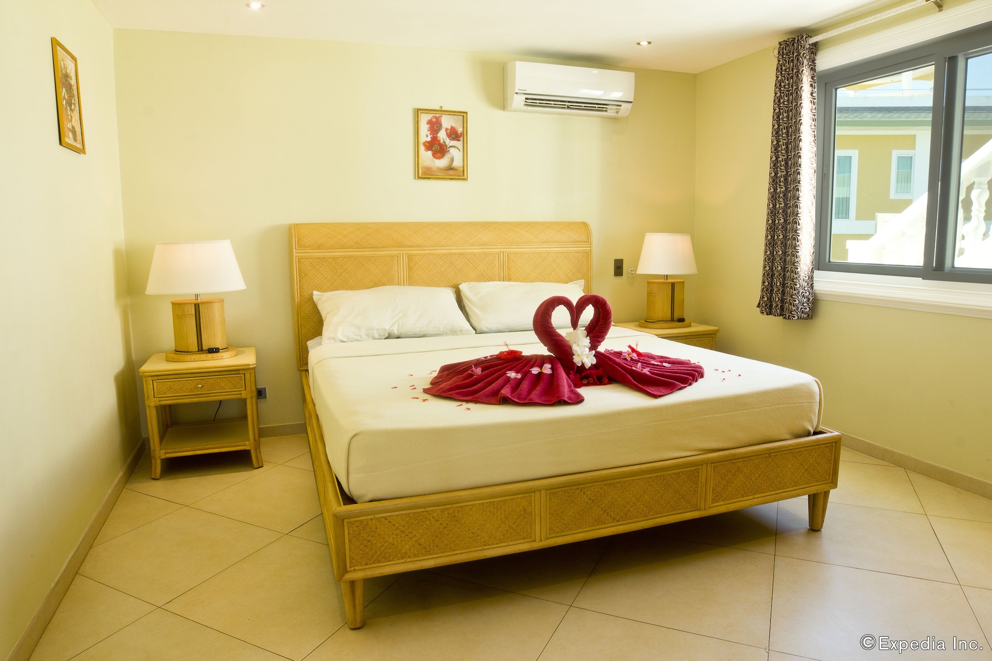 1 BEDROOM, DELUXE, SUITE