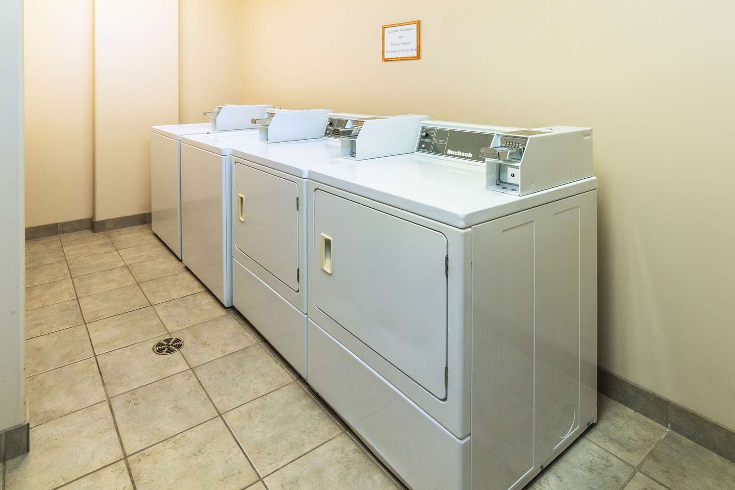 Comfort Inn & Suites Salmon Arm 3/26