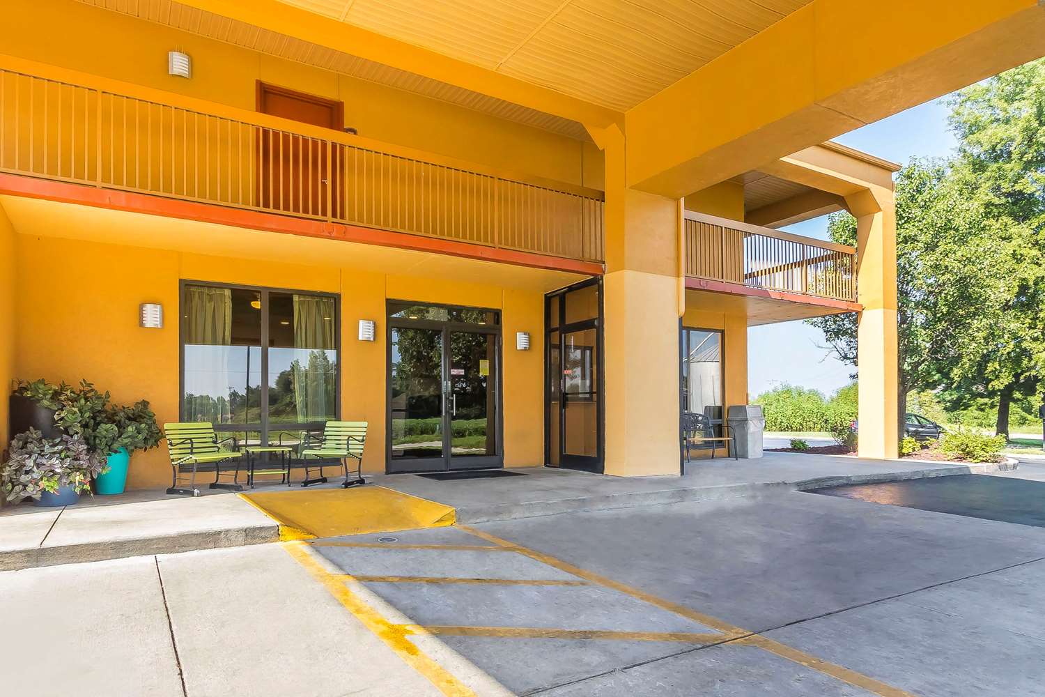 Quality Inn Charleston - Sikeston 35/36