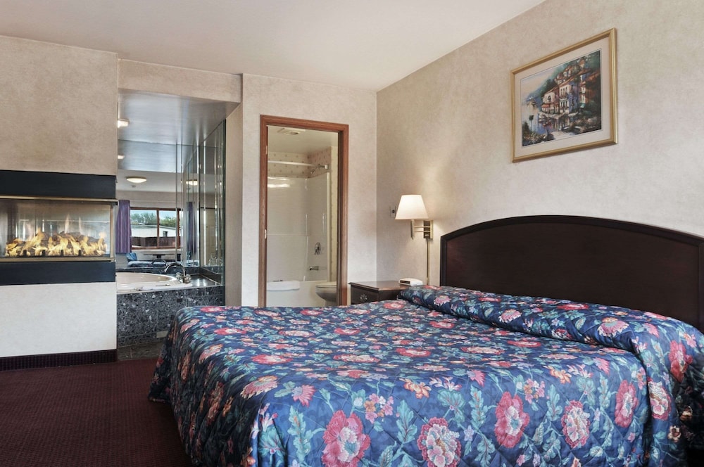 Travelodge by Wyndham Niagara Falls 18/32