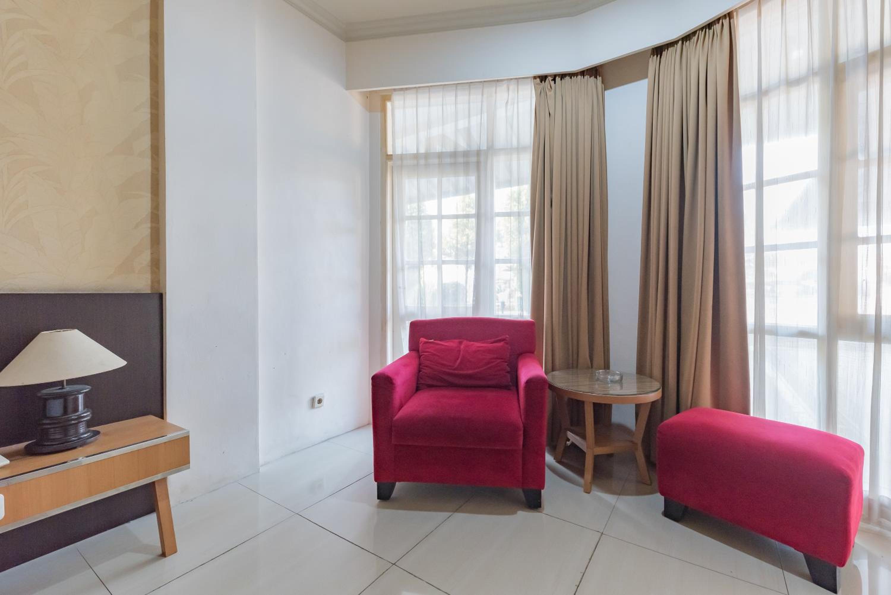 Crown Hotel Tasikmalaya 33/54