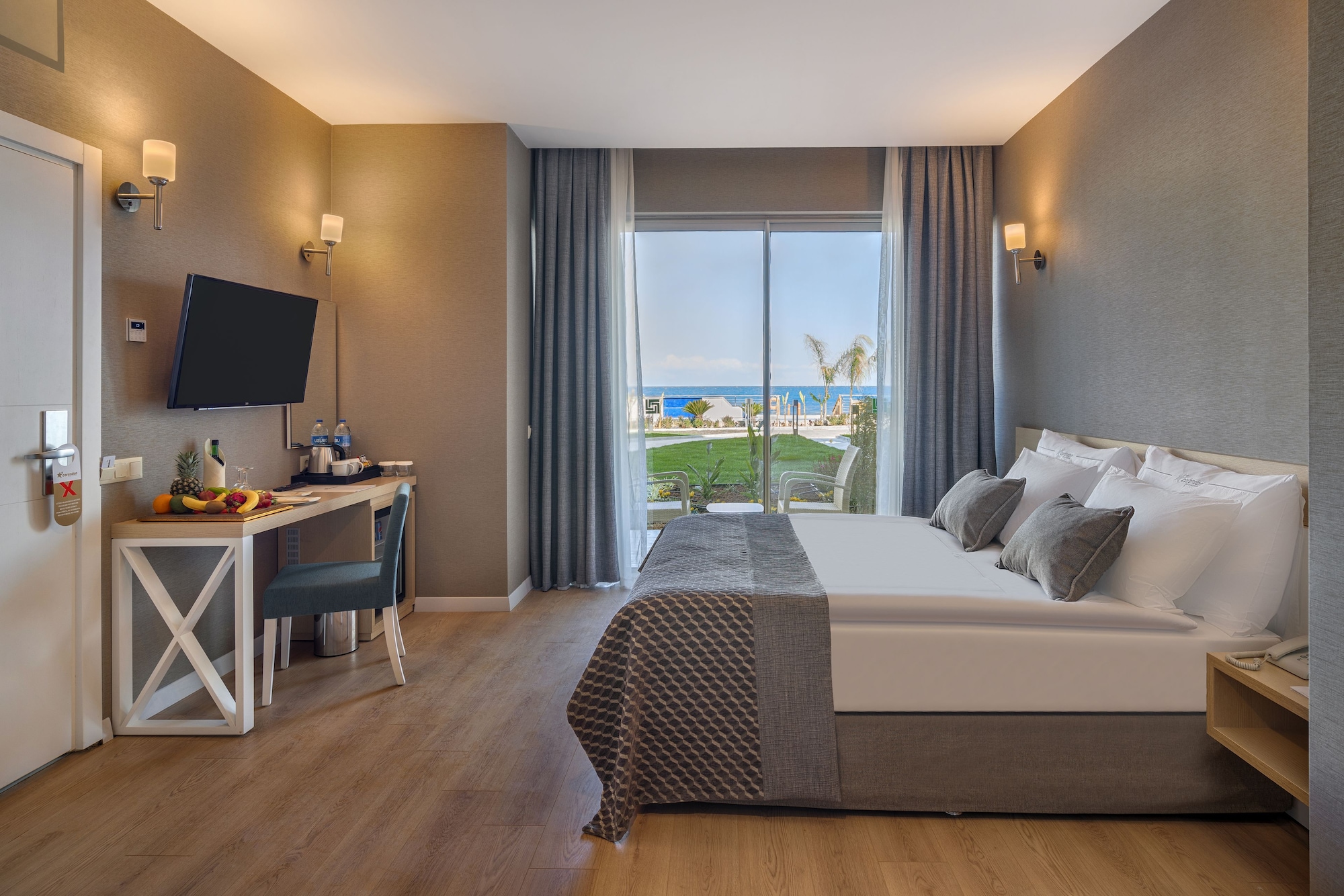 STANDARD, DOUBLE OR TWIN BED, SEA VIEW