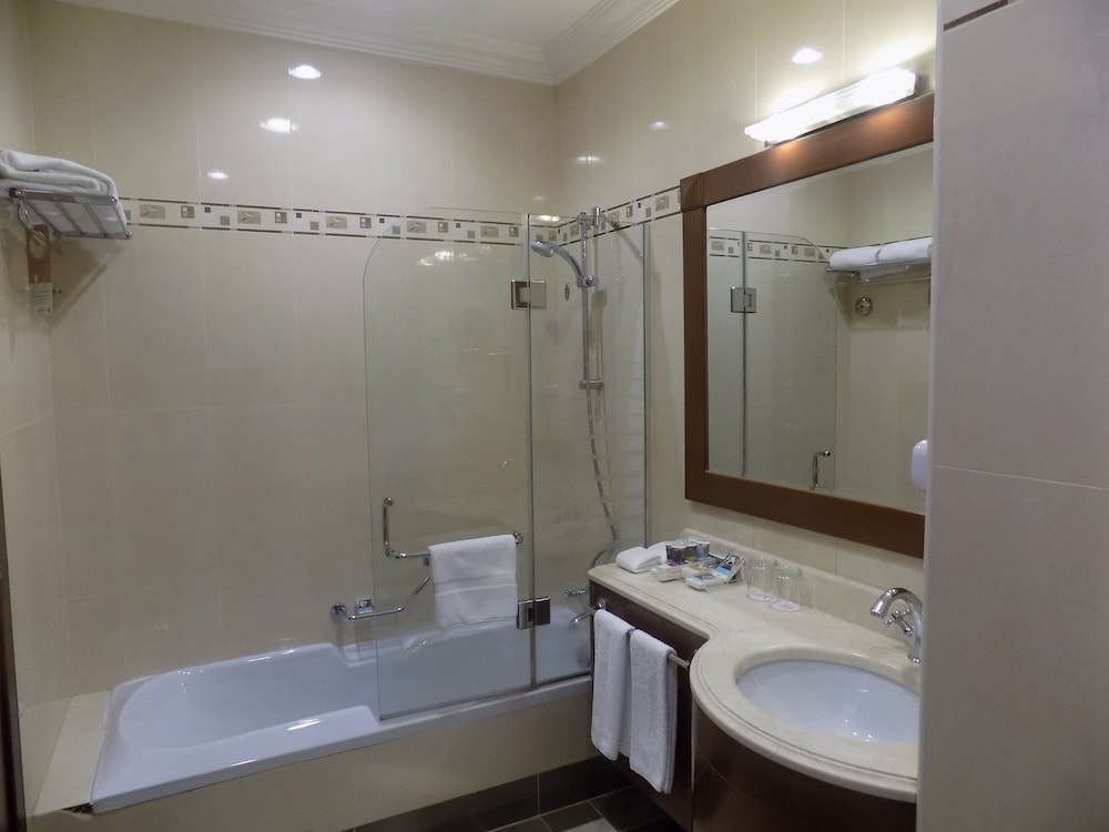 فندق كورب كورنيش الخبر(Corp Al Khobar Corniche Hotel) 9/57