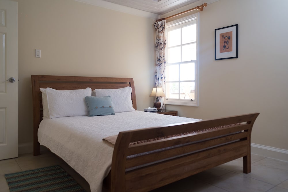 White Sands Beach Condos 8/50