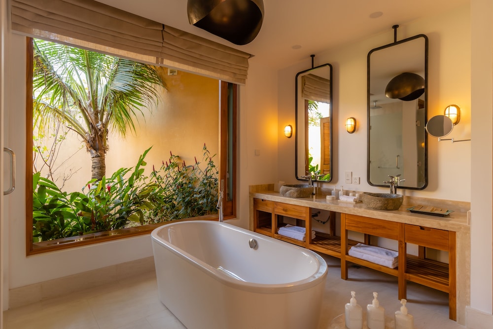 Ana Mandara Cam Ranh 47/48