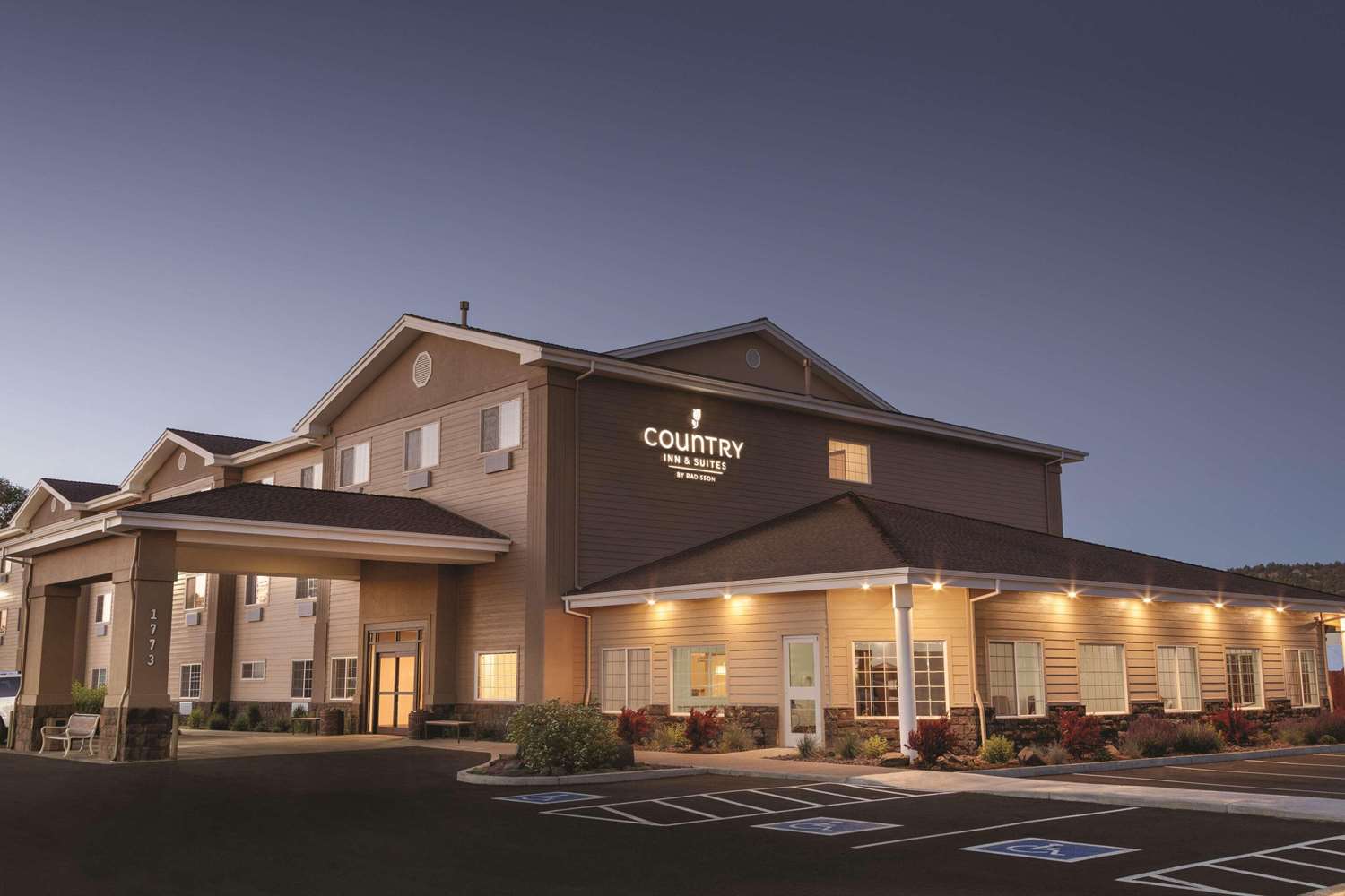 Country Inn & Suites by Radisson, Prineville, OR 1/21